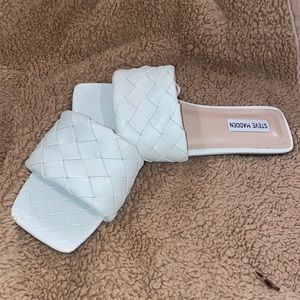 Steve Madden Flats Sandals